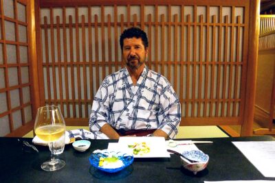 Autor Noureddine Yous im Ryoko in den japanischen Bergen