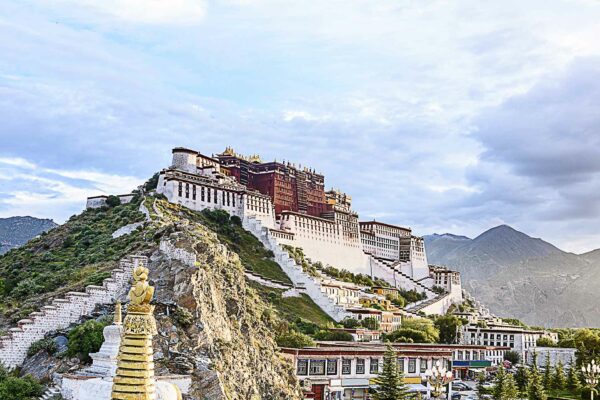 Lhasa Leadership und Management in China